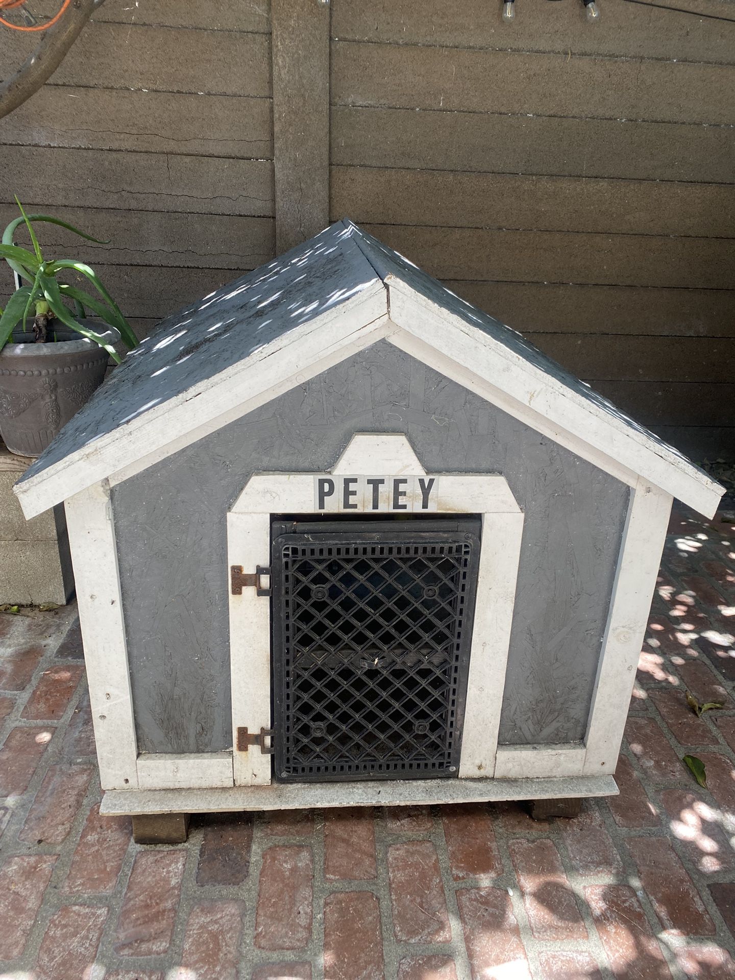 Dog House