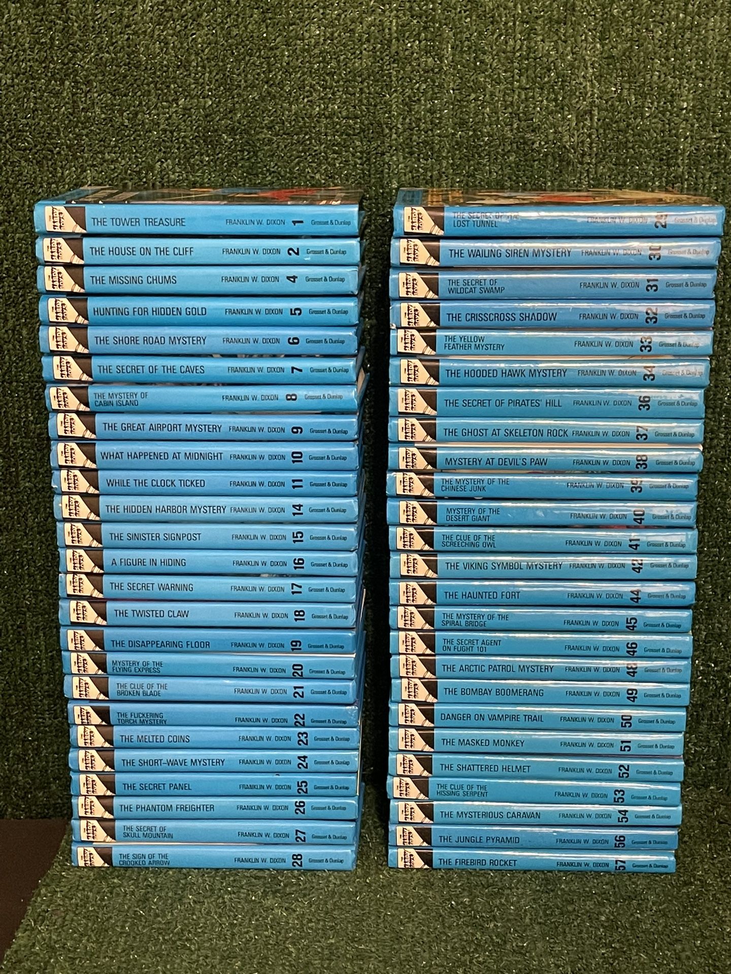 Vtg The Hardy Boys Matte Hardcover Books Set 1-57Detective https://offerup.com/redirect/?o=SGFuZGJvb2suRnJlZQ== Ship.