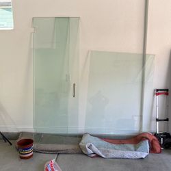 Selling Shower Glass ~~Tub ~~shower head And Accesories Great Condition!!$$$