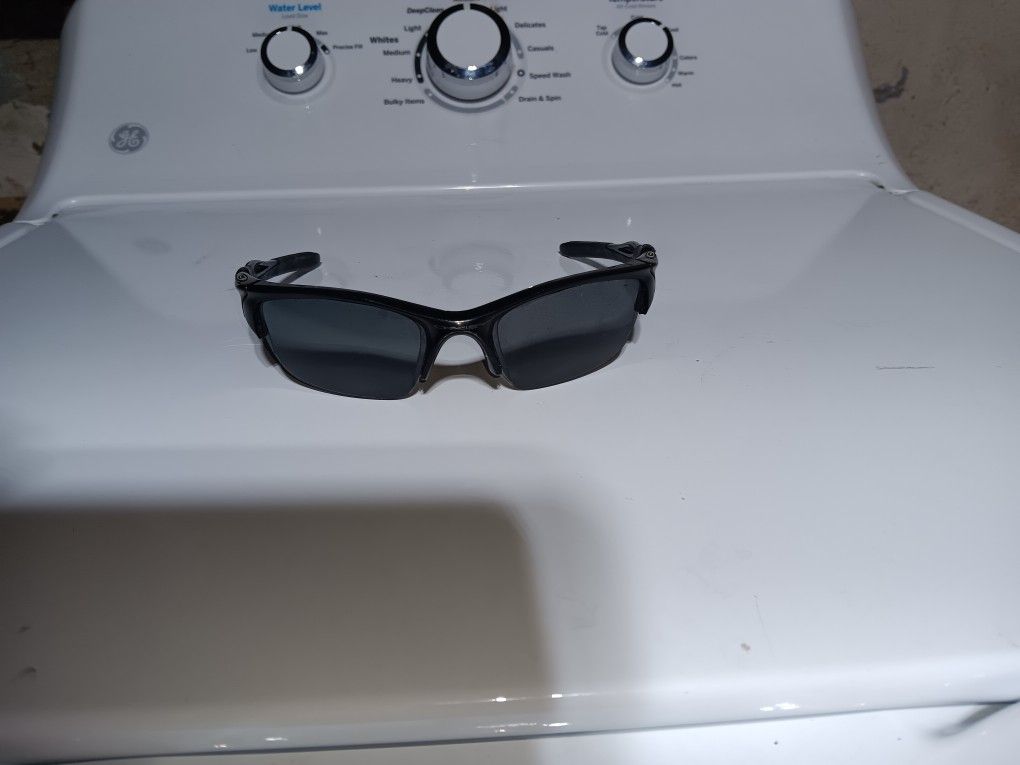 OAKLEY SUNGLASSES