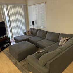 Gray 3 Piece Sectional With Ottoman