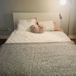 Queen Bed 