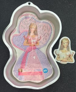 New! Wilton Barbie Cake Pan with faceplate decoration