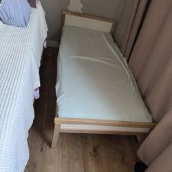 Small bed +frame+futon