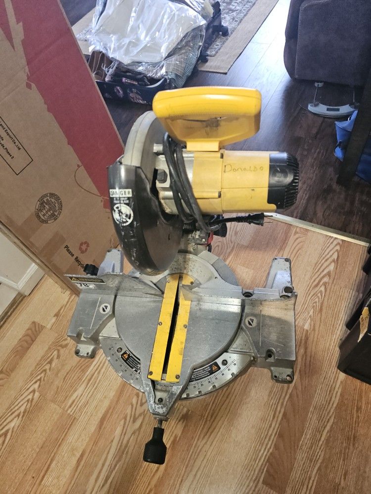 Saw Tool Used Great Condition Don't Need 