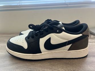Jordan 1 mocha size 7y boys $45