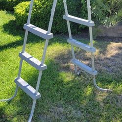 Pool Ladder 