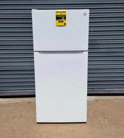 New‼️ New!! KENMORE 30 in. 18.1 cu. ft. Top Freezer Refrigerator in White with E-Star