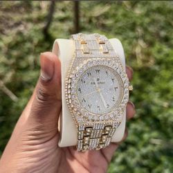 💎 Iced Out AP Style Watch – Gold Tone 💎