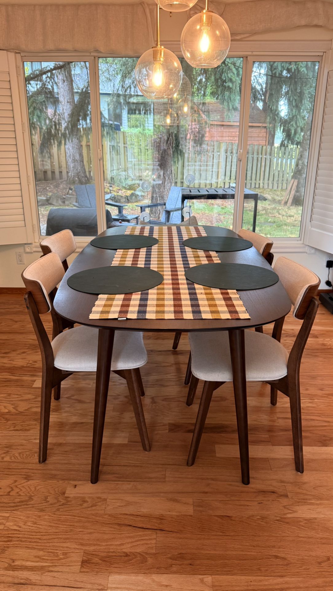 Dania Juneau Dining Table With Chairs