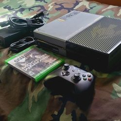 XBOX ONE COD EDITION  (1 TARABYTE)