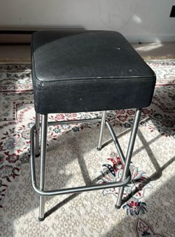 Black square seat