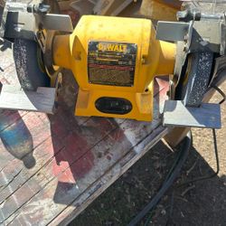 Dewalt 120. V Ac.   60 Hz