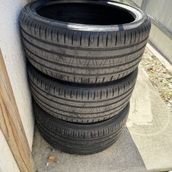 235/35/19 Tires