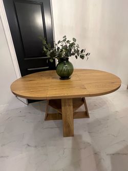 Brand new beautiful dining table with leaf