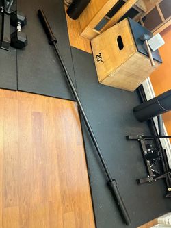 Weight lifting bar