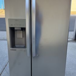 REFRIGERATOR LG 33 WIDE 