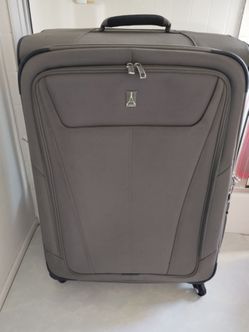 Travelpro 29" Softside Spinner Suitcase