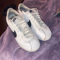 Shoes/Cortez’s