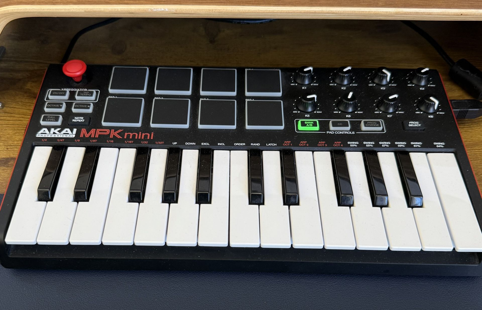 Akai MPK Mini MKII – 25-Key MIDI Keyboard Controller