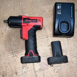 Snap-On 14.4 V 3/8" Drive MicroLithium Cordless Impact Wrench Kit (Red)
