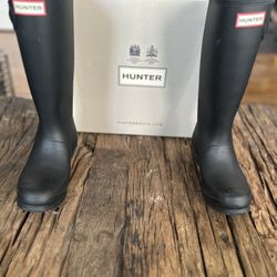 Hunter Rain Boots, Black, Size 4 Boys, Size 5 Girls