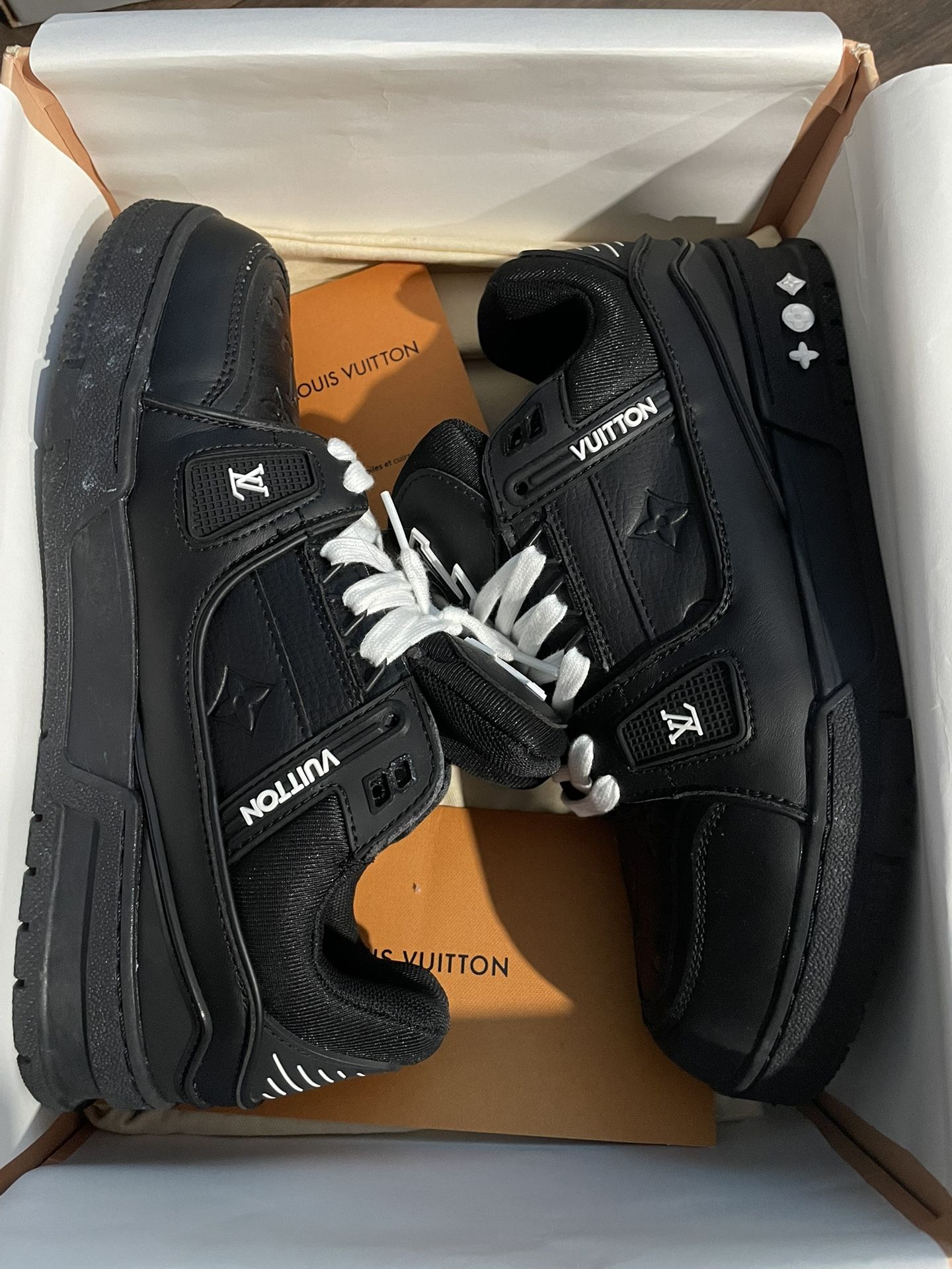 Size 9 LV (10-10.5 US) - Louis Vuitton Trainer  ' Black ' | GREAT CONDITION!