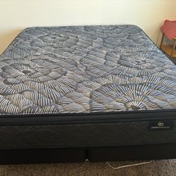 Serta Cal King Bed Set