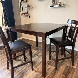 Table with 4 Chairs