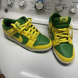 Dunks  men size 8.5 and 9