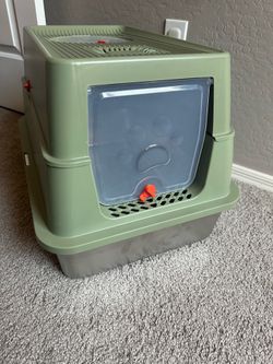XL Covered Cat Litter Box