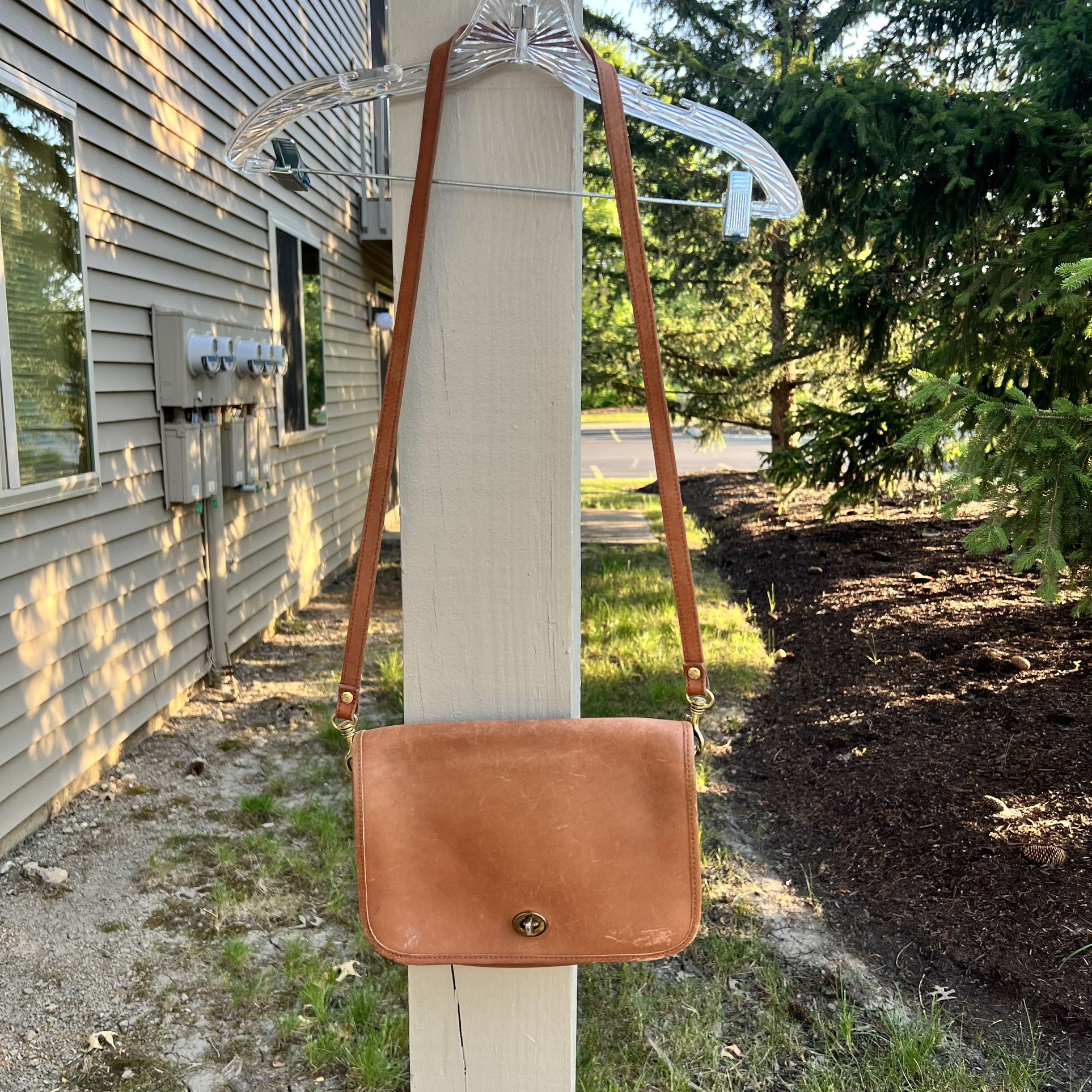 Vintage Hunt Club Genuine Leather Brown Saddle Bag