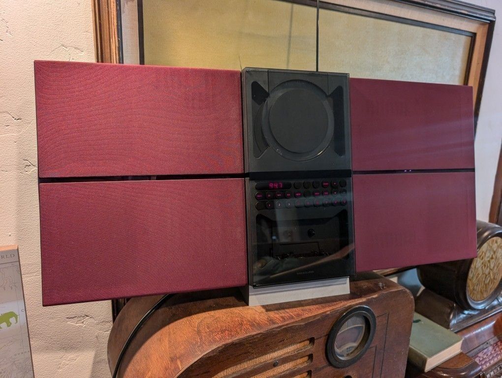 Bang & Olufsen Beosound 2000 Sounds Amazing B&O Stereo CD Cassette 90s Retro Radio