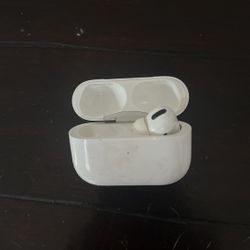 AirPods Pro case + 1 AirPod 