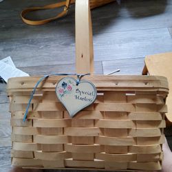 LONGABERGER,  SQUARE 12" X 13" X 6", HANDLE 12"  $10 And Much More