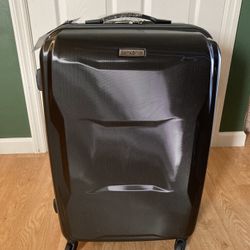 Samsonite Pivot 25” Spinner Luggage