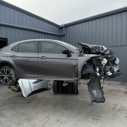 PARTES Y PIEZAS TOYOTA CAMRY 2.5 18-24 LE