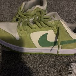 Apple Dunks 10.5
