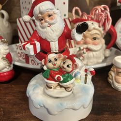 Sweet Vintage Santa With Mice Music Box