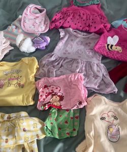 Full bag of baby girl clothes 9-12 month