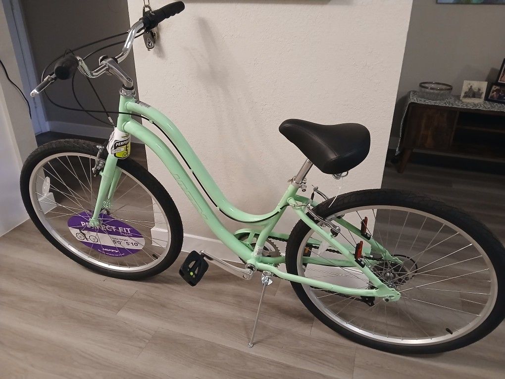 Green Huffy Cruiser With 7 Speed Gears