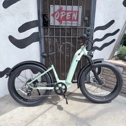 Fat Tiree E-Bike Step Thru RetroSpec Koa Rev+ 2 