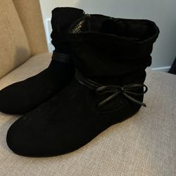 2 Pairs Of Boots Size 3 In Excellent Condition 