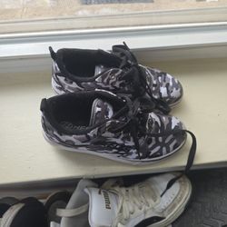 Sketchers Size Youth 4 Heelys 