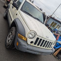 Parting Out 2005 Jeep Liberty Parts