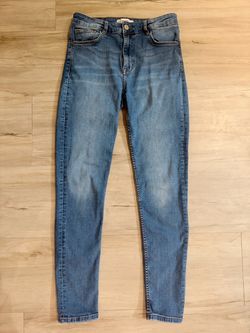 Women’s 6 Skinny Jeans