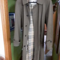 Burberry Mens trench raincoat