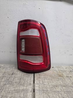 Right tail light 2500 dodge 3500 ram 2019 2020 2021 2022 2023 2024