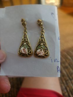 VTG  1982 Brand  Porcelain  Filigree Drop  Earrings