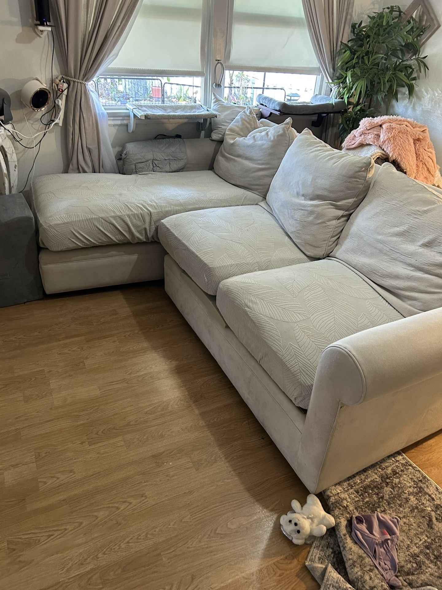 FREE  Sectional Sofa - Light Beige 